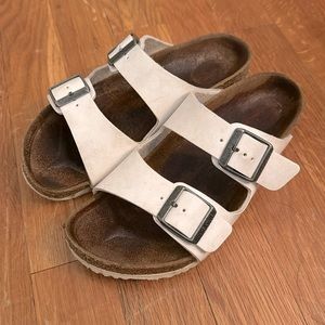 Kids white Birkenstocks size 3-3.5/34 euro